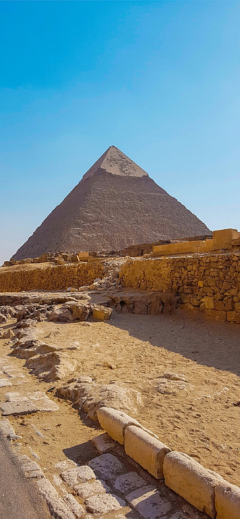 Pyramids of Giza, Best , Pyramid admiration, Ancient marvels HD phone wallpaper