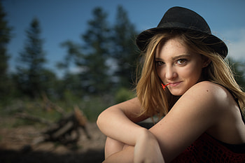 Willow Shields Cute, willow-shields, celebrities, girls, cute HD wallpaper