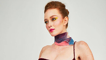 Blonde Girl Model Larsen Thompson Is Posing For A Wearing Purple Dress Girls HD wallpaper