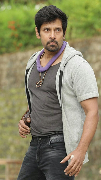 Vikram Chiyaan, Tollywood, Vikram Chiyaan Tollywood Actor HD phone wallpaper
