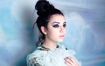 Charli XCX 4 , Celebrity , Singer, Striking visuals HD wallpaper