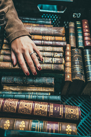 Books, Hand, Miscellanea, Miscellaneous, Manicure HD phone wallpaper