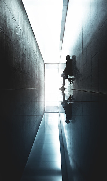 Reflection, Shine, Light, Miscellanea, Miscellaneous, Corridor, Guy, Mirror, Mirrored HD phone wallpaper