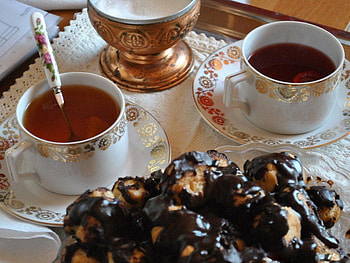 TEA FOR TWO, eclairs, tea, chocolate, company, friendship, china, pastries, cookies HD wallpaper