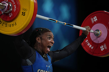 Colombian weightlifter Yenny Álvarez competes 2024 Paris Olympics, Sports, weightlifting, Colombia, Olympic Games Paris 2024, olympic games HD wallpaper