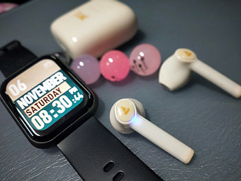 Smart watch, finger, product HD wallpaper
