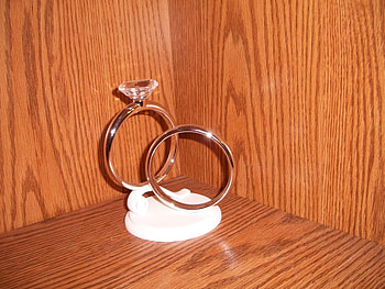 Wedding Rings, rings, white, silver, wood wall, diamond HD wallpaper