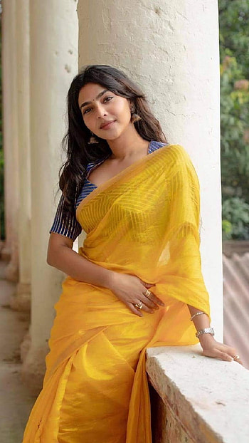 Aishwarya Lekshmi 66, Aishwarya Lekshmi, actress, Yellow dress, mallu HD phone wallpaper