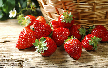 Strawberry HD wallpaper