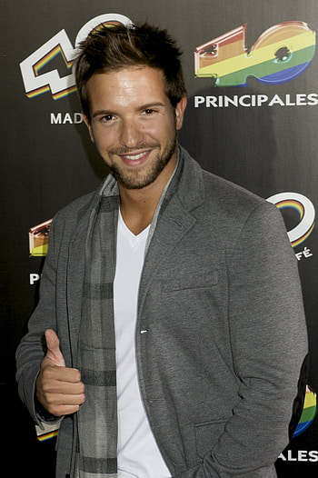 Pablo Alboran, Pero bueno, Complex- love, Iconic popstar HD phone wallpaper
