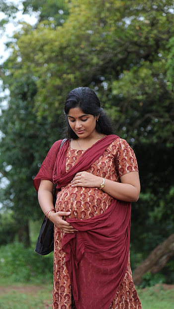 Samyukta Menon, lilli, malayalam movie HD phone wallpaper