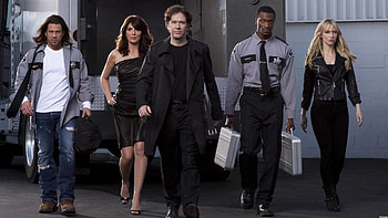 Leverage , Dynamic crew, High-stakes missions, Strategic teamwork HD wallpaper