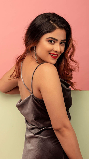 Priyanka Sharma, priyanka as, telugu actress HD phone wallpaper