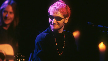 Layne Staley, Melancholic voice, Music , Emotional portrayal HD wallpaper