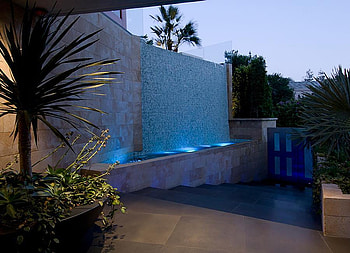 Kadahi's Hse * Front Door, celebrity, night light, front, water fall, court yard, tree HD wallpaper