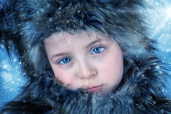 Just a little girl in a fur hat, blue, wunter, john wilhelm, girl, copil, fur, face, child, hat HD wallpaper
