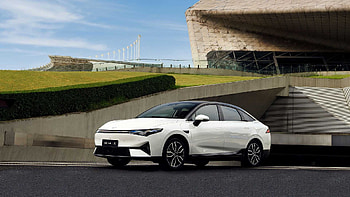 XPeng P5 sedan, Electric vehicle debut, Technological innovation, Spacious interior HD wallpaper