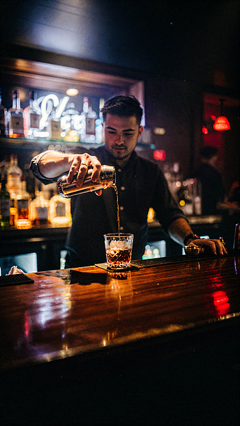 Midnight Pour — Bartender , Cocktail, Drink HD phone wallpaper