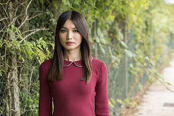 Gemma Chan, Humorous star, Robot misconceptions, Chin switch HD wallpaper