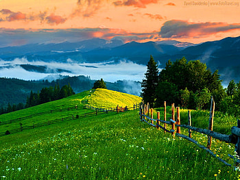 Mountain view, slope, beautiful, grass, mountain, summer, green, fence, clouds, trees, view, nature, sky HD wallpaper