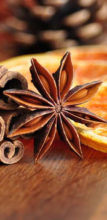 Cinnamon powder, Spicy seasoning, Cooking ingredient, Flavor enhancer HD phone wallpaper