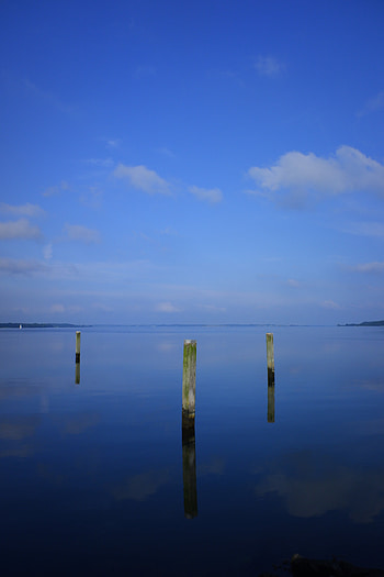 Nature, Water, Sky, Horizon, Reflection, Pillars, Posts HD phone wallpaper