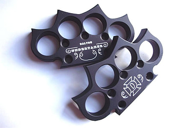brass knuckles, knuckles, fighting, brass, weapons HD wallpaper