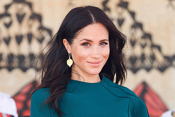 Prince Harry, Meghan Markle, Impressive book collection, Vanity Fair HD wallpaper