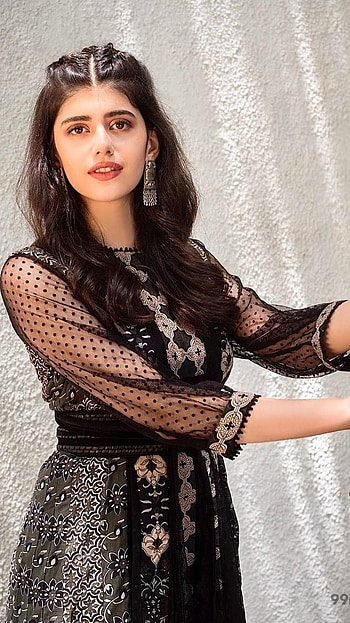 Sanjana Sanghi, Heroine HD phone wallpaper