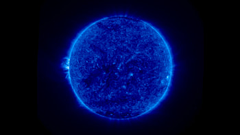 above: of the full sun. On the left is the 2-D and on the right is the 3-D . Click on thumbnails for high resolution . HD wallpaper