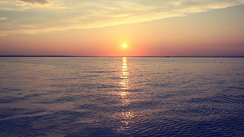 Sunrise on sea, Majestic ocean, Golden reflections, Serenity at dawn HD wallpaper