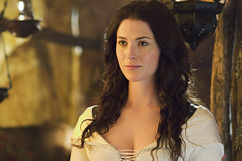 Bridget Regan as Kahlan Amnell, Sword-wielding heroine, Fantasy , Intense gaze HD wallpaper