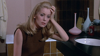 Catherine Deneuve, A view to a queue HD wallpaper