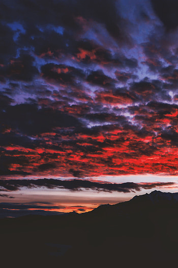 Nature, Mountains, Night, Clouds, Horizon, Dark, Fiery HD phone wallpaper
