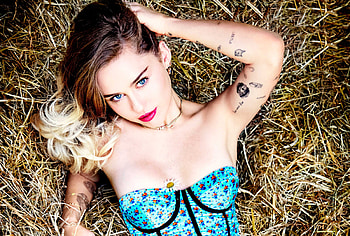 Miley Cyrus Cosmopolitan 2017, miley-cyrus, celebrities, girls, music HD wallpaper