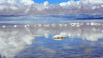Salar de Uyuni salt flats, Bolivia HD wallpaper