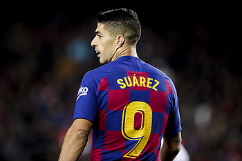 Luis Suarez, Barcelona controversy, Player's perspective, Football drama HD wallpaper