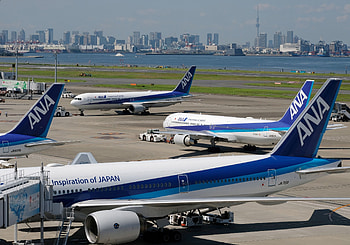 All Nippon Airways, In-flight incident, Passenger's misconduct, Flight to Japan HD wallpaper