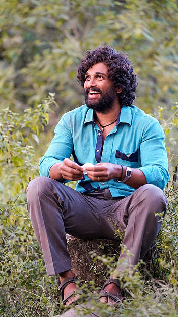 Pushpa, Allu Arjun, grass background HD phone wallpaper