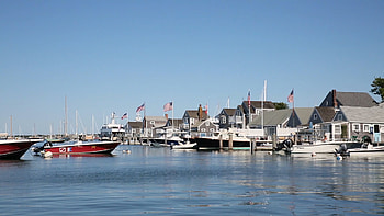 Marthas Vineyard vs Nantucket, Vacationer loyalty, Comparison, Destination preference HD wallpaper