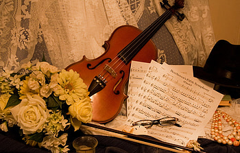 Musical scores, black, graphy, lace, violin, music, abstract, glasses, , hat, table, white, roses, beads, scores, still life, musical, yellow, flowers HD wallpaper