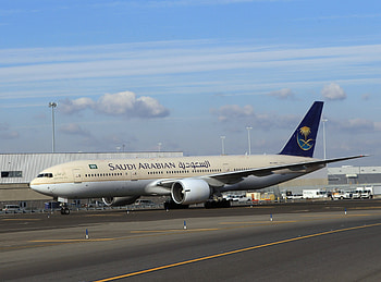 Saudi Arabian Airlines Travels, Air travel etiquette, Cultural sensitivity, Comfortable journey HD wallpaper