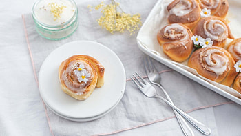 Cinnamon rolls, Easy recipe, Quick and delicious, Homemade delight HD wallpaper