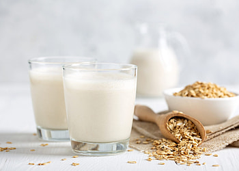 Oat milk production, Dairy- milk, Vegan-friendly, Creamy texture HD wallpaper