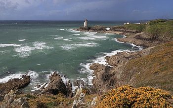 Lighthouse in France, sea, France, lighthouse, coast HD wallpaper