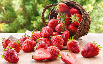 Strawberries, berries, basket, red HD wallpaper
