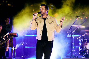 Luke Bryan, Nashville Skyline, Down to One HD wallpaper
