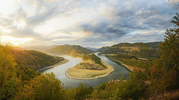 Rhodope Mountains, Bulgaria, hills, horseshoe, river, clouds, landscape, sky HD wallpaper