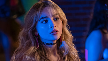 Sabrina Carpenter Emergency HD wallpaper