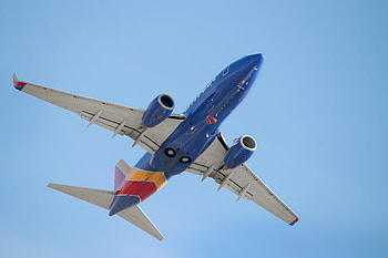 Southwest Airlines, Flight 1380 emergency, Aviation insights, Cond Nast Traveler HD wallpaper